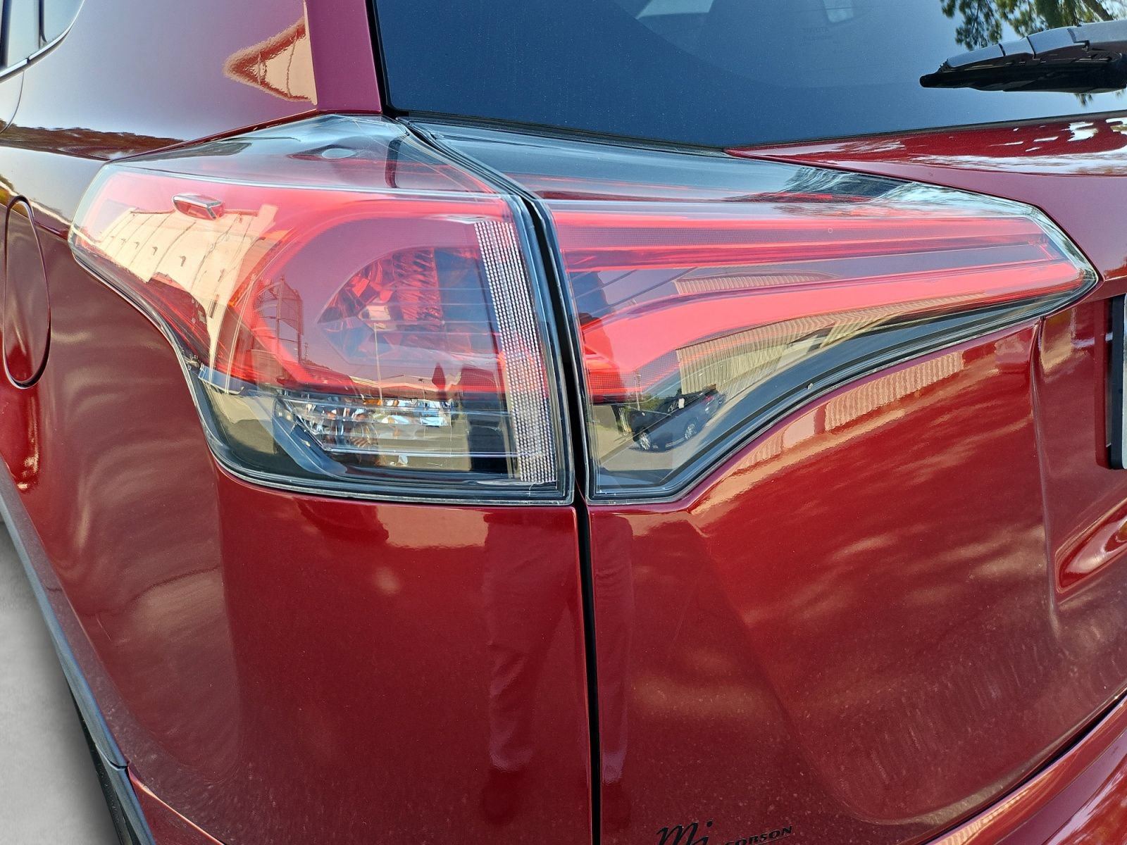 Used 2018 Toyota RAV4 XLE AWD/4WD image 19