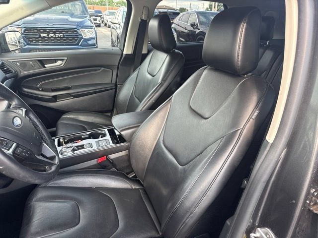 Used 2020 Ford Edge Titanium FWD image 12