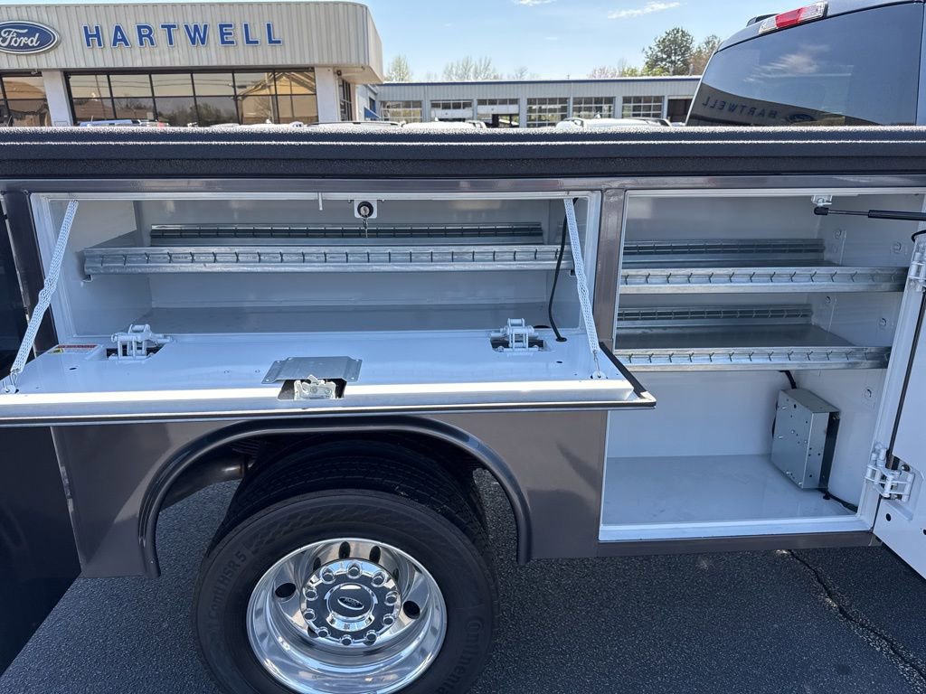 New 2026 Ford F450 Lariat image 34