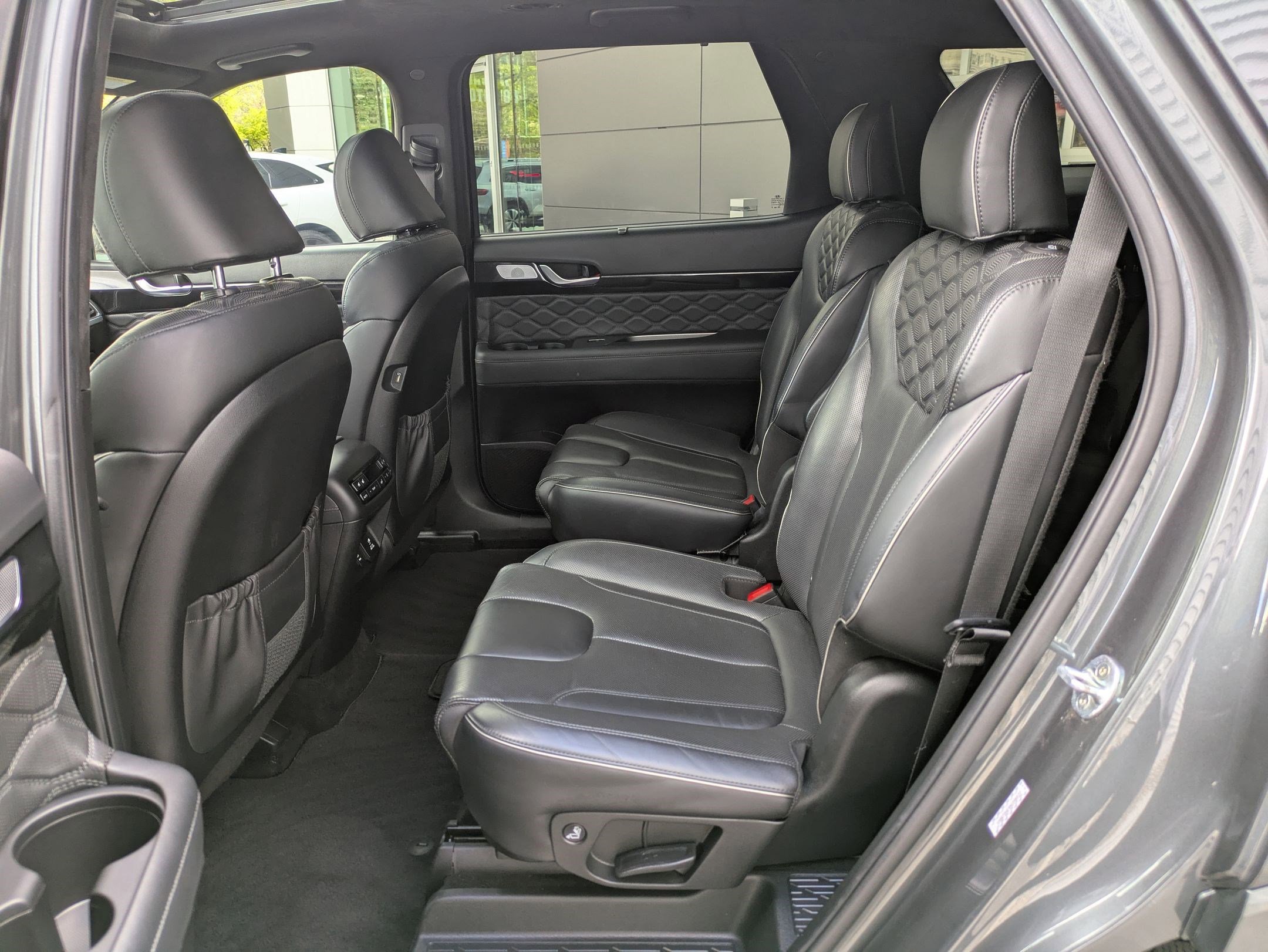 Used 2022 Hyundai Palisade Calligraphy image 27