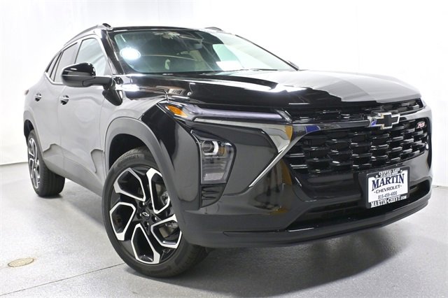 New 2025 Chevrolet Trax RS w/ Sunroof Package image 2