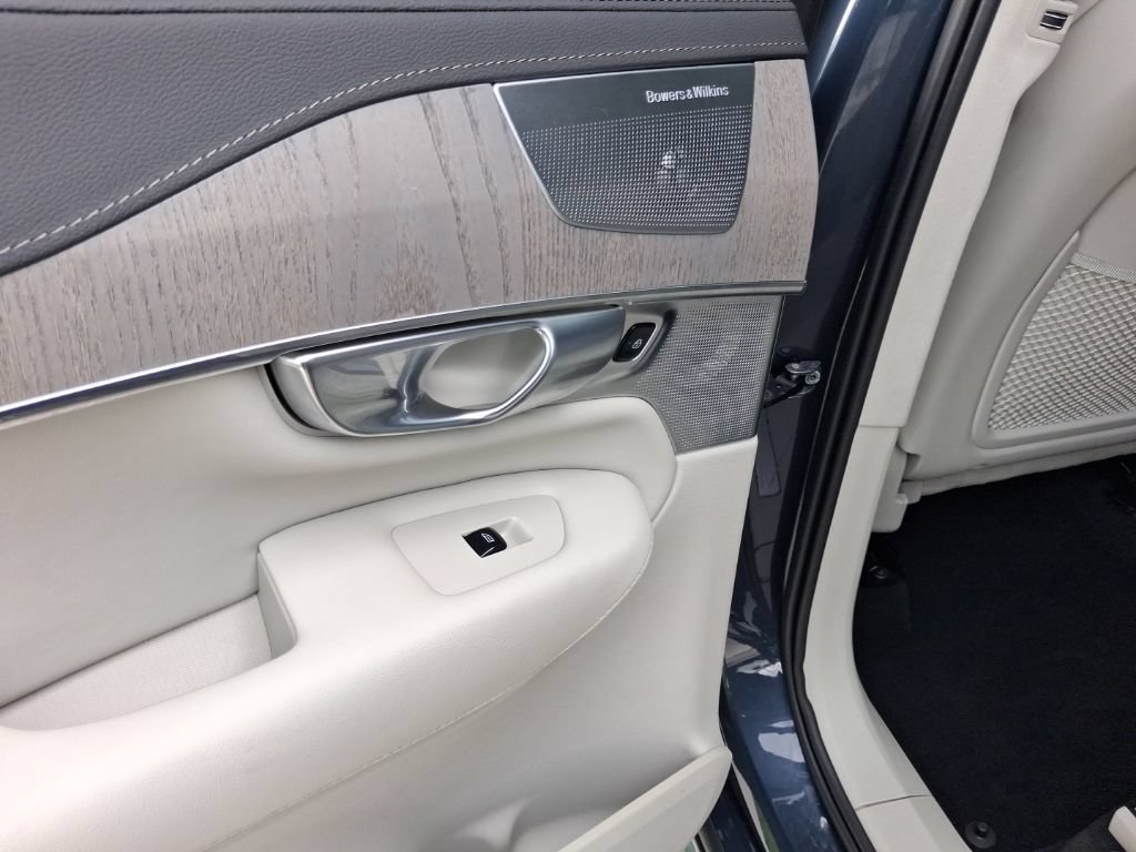 Used 2025 Volvo XC90 T8 Ultra w/ Lounge Package AWD/4WD image 10