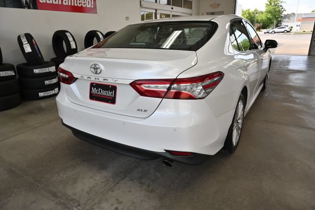 Used 2018 Toyota Camry XLE FWD image 6