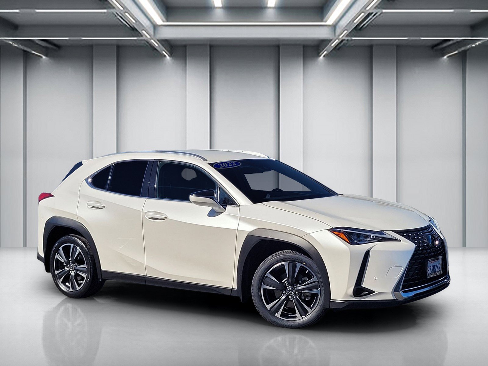 Certified 2022 Lexus UX 200 w/ Accessory Package (Z2) FWD image 2