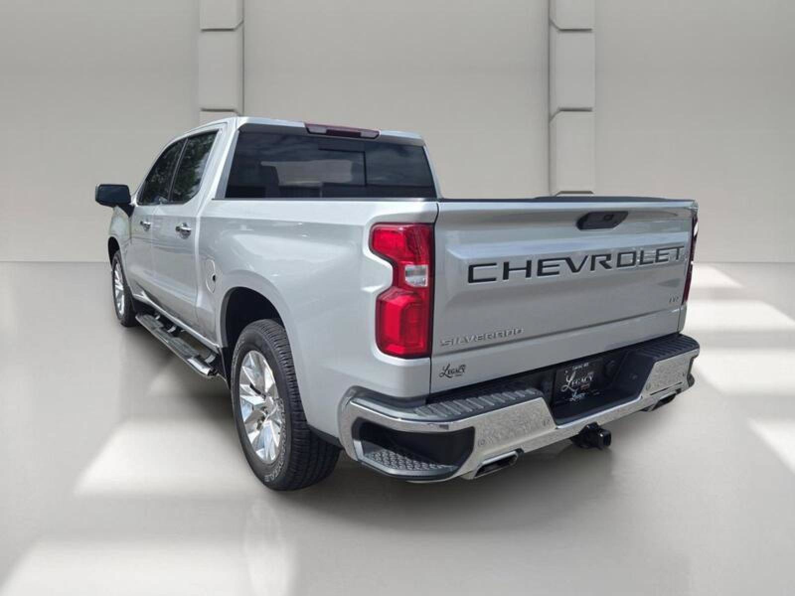 Used 2022 Chevrolet Silverado 1500 LTZ AWD/4WD image 5