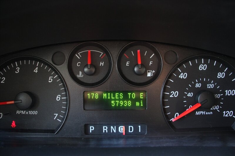 Used 2005 Ford Taurus SE FWD image 7