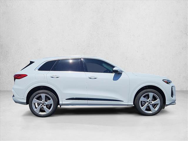 Certified 2025 Audi Q5 Premium AWD/4WD image 4