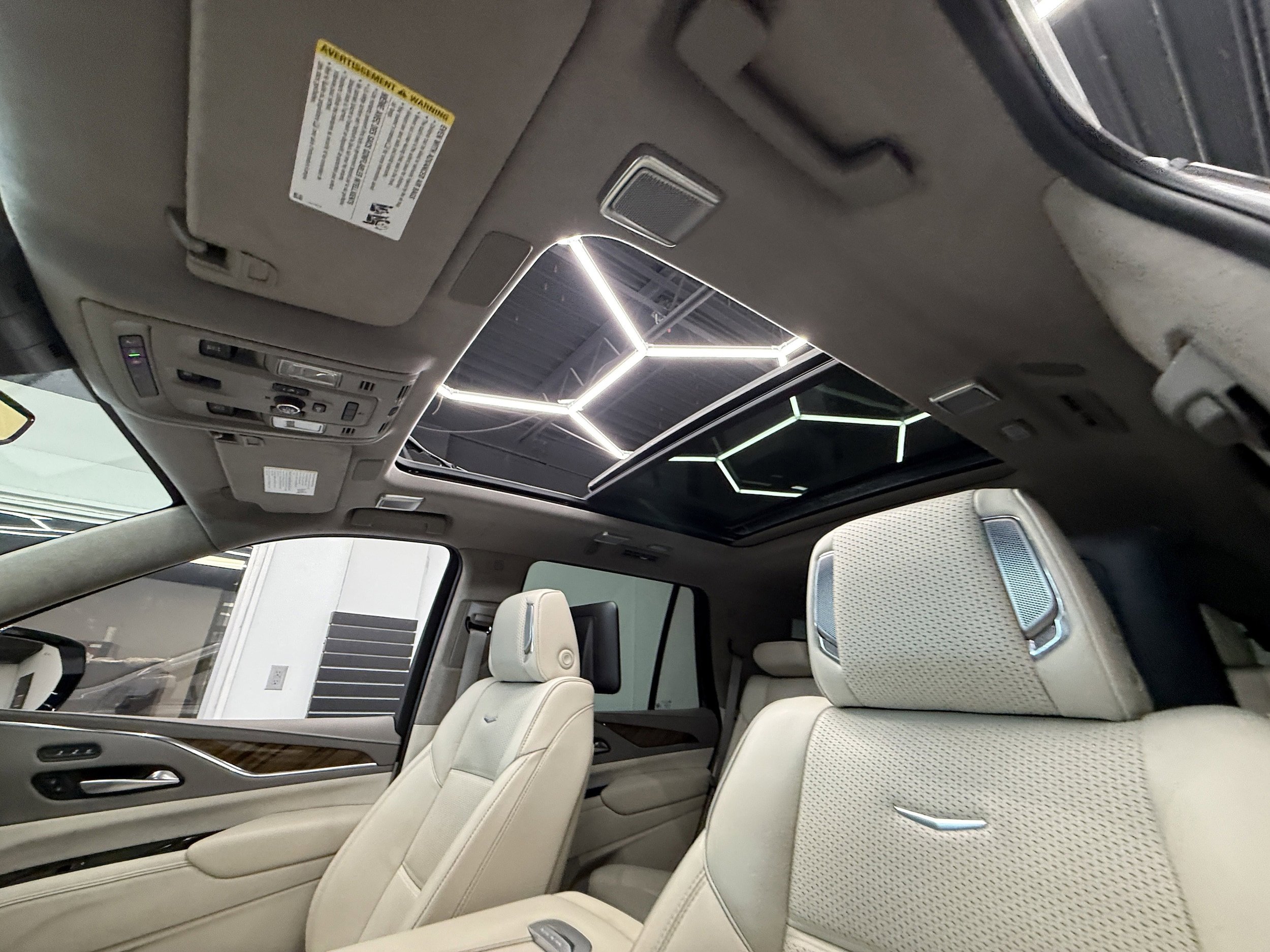 Used 2023 Cadillac Escalade Premium Luxury Platinum AWD/4WD image 5