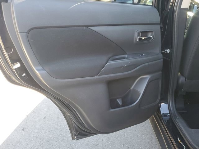 Used 2016 Mitsubishi Outlander FWD image 10