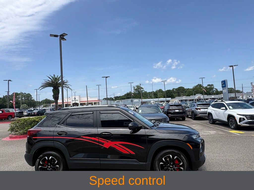Used 2023 Chevrolet TrailBlazer LT FWD image 3