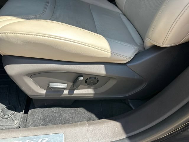 Used 2022 Ford Explorer Platinum w/ Equipment Group 601A AWD/4WD image 11