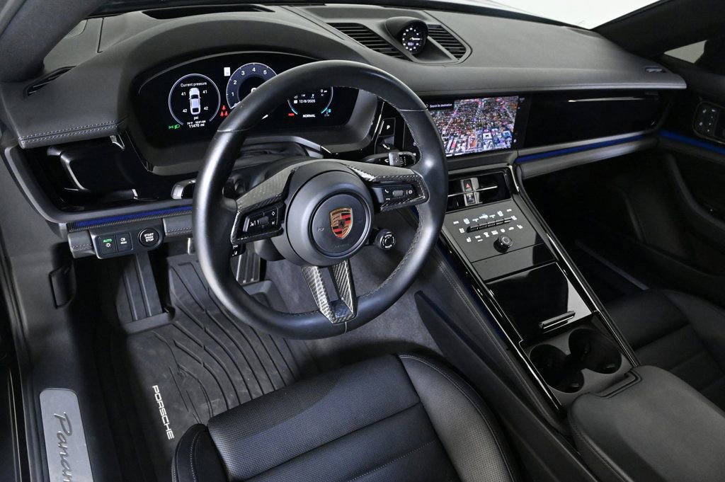 Certified 2025 Porsche Panamera 4 image 4