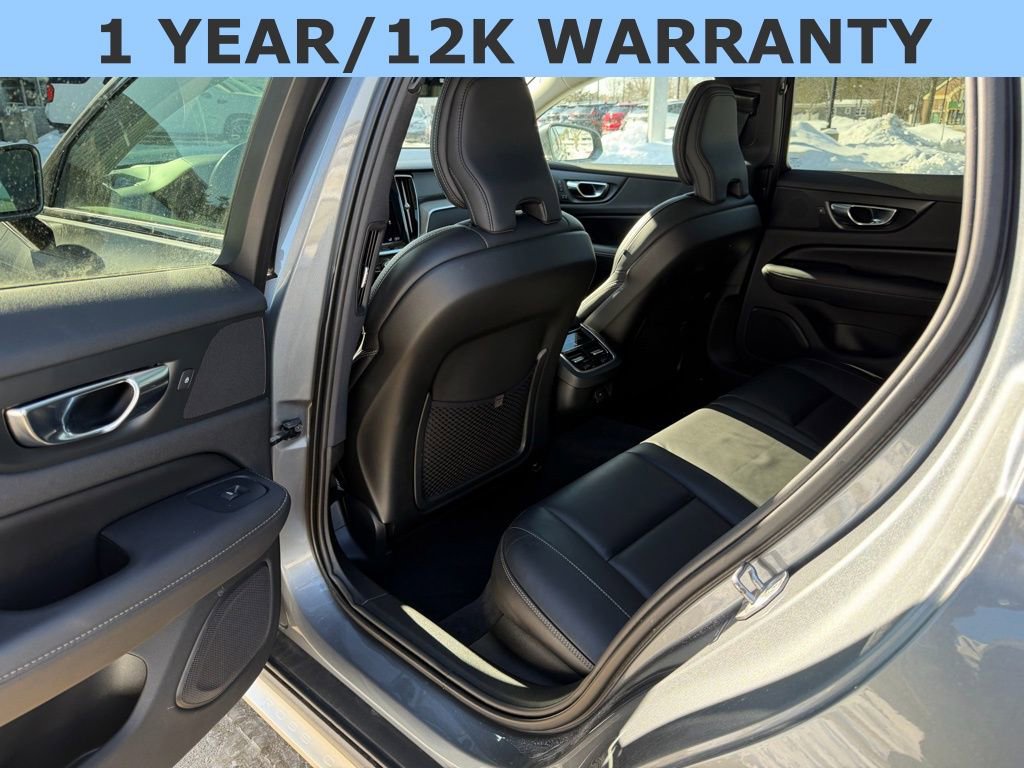 Used 2021 Volvo V60 T5 Cross Country image 27