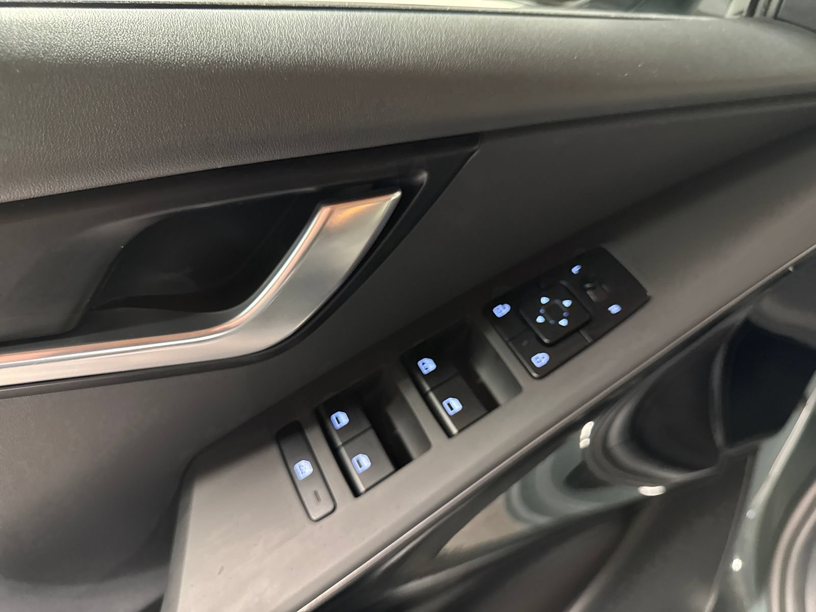 Certified 2023 Kia Niro Wind w/ Wind Preserve Package FWD image 16