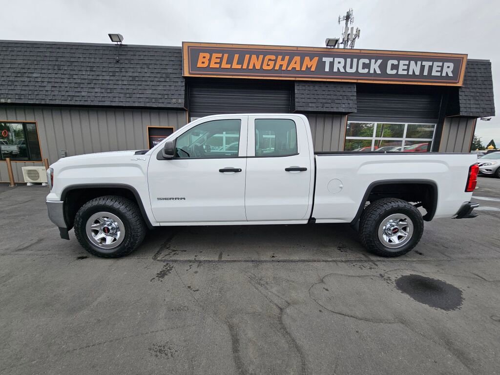 Used 2018 GMC Sierra 1500 4x4 Double Cab w/ Sierra Convenience Package image 2