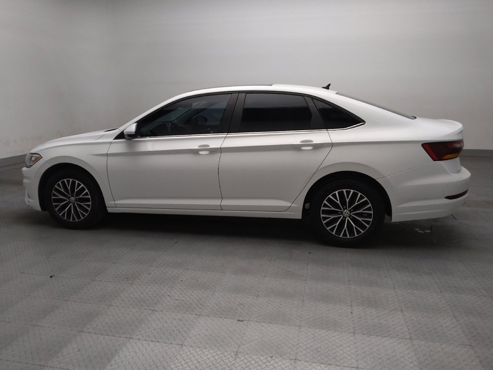 Used 2019 Volkswagen Jetta SE w/ Cold Weather Package FWD image 3