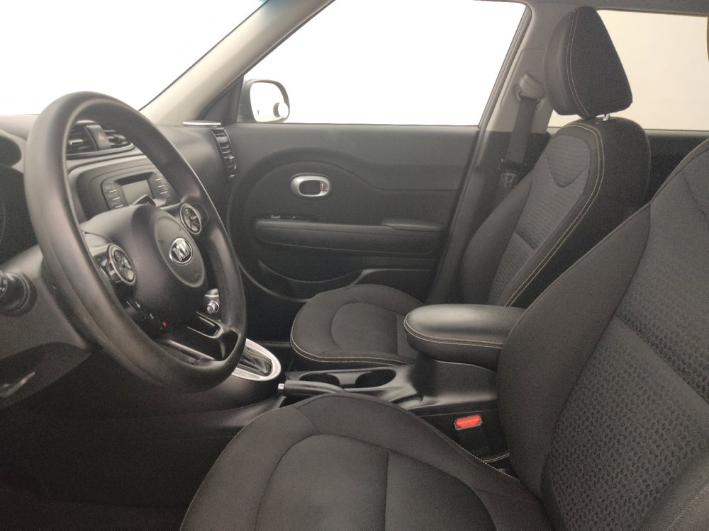 Used 2015 Kia Soul + FWD image 17