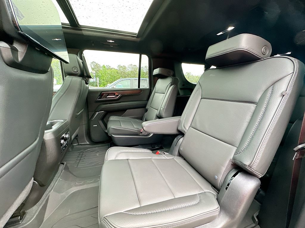 New 2026 GMC Yukon XL Denali w/ Denali Reserve Package AWD/4WD image 17