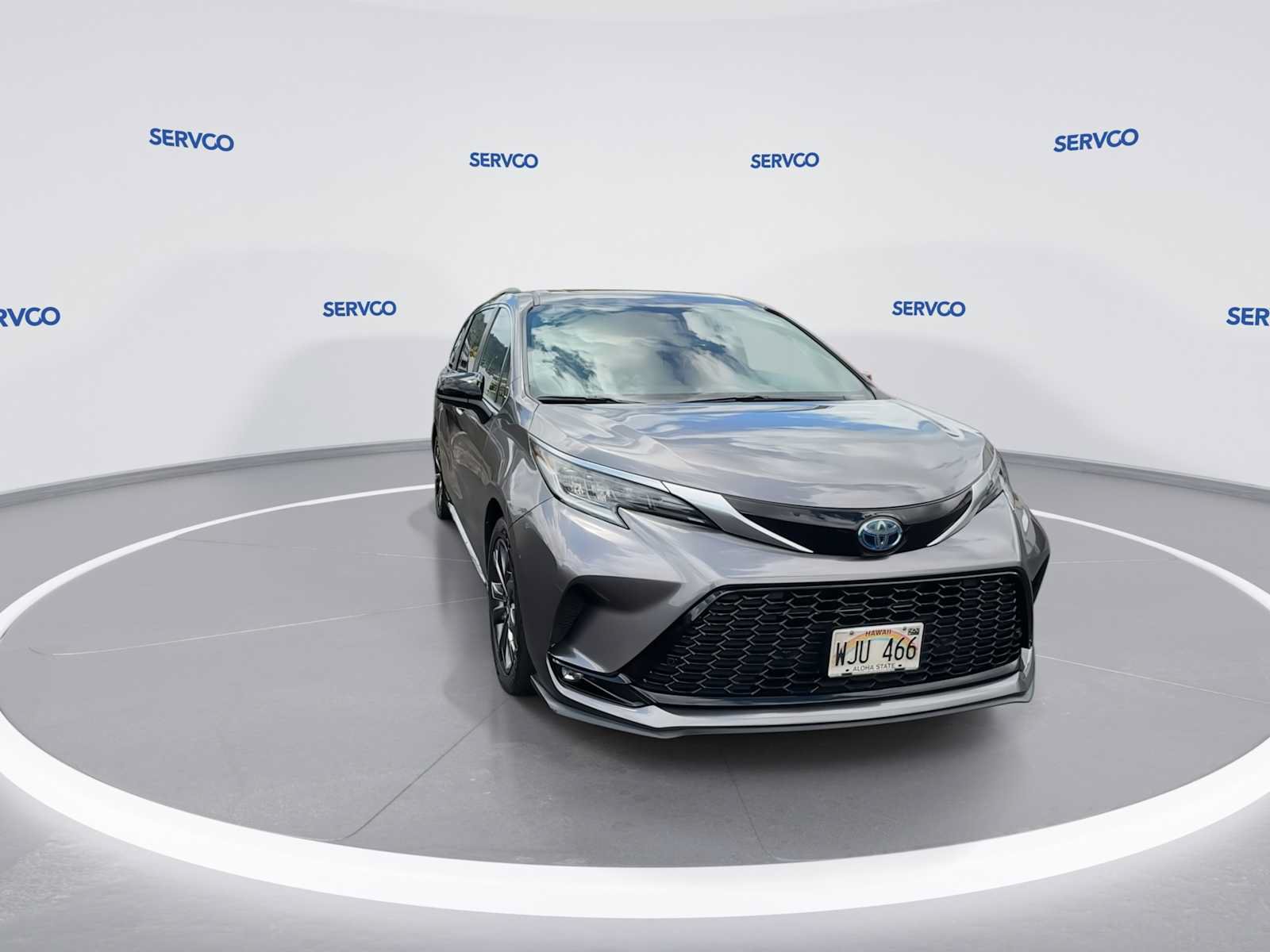 Used 2022 Toyota Sienna XSE FWD image 2