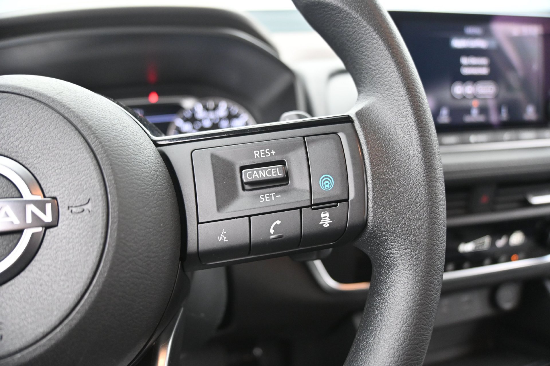 Used 2023 Nissan Rogue SV AWD/4WD image 23