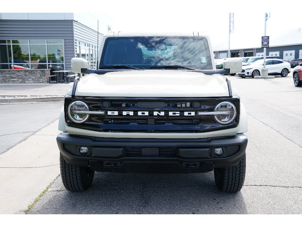 New 2026 Ford Bronco Outer Banks AWD/4WD image 2