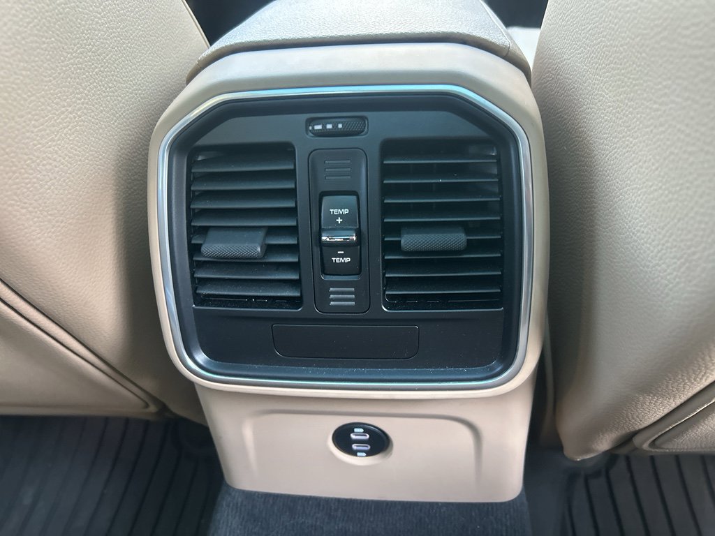 Used 2021 Porsche Macan image 13