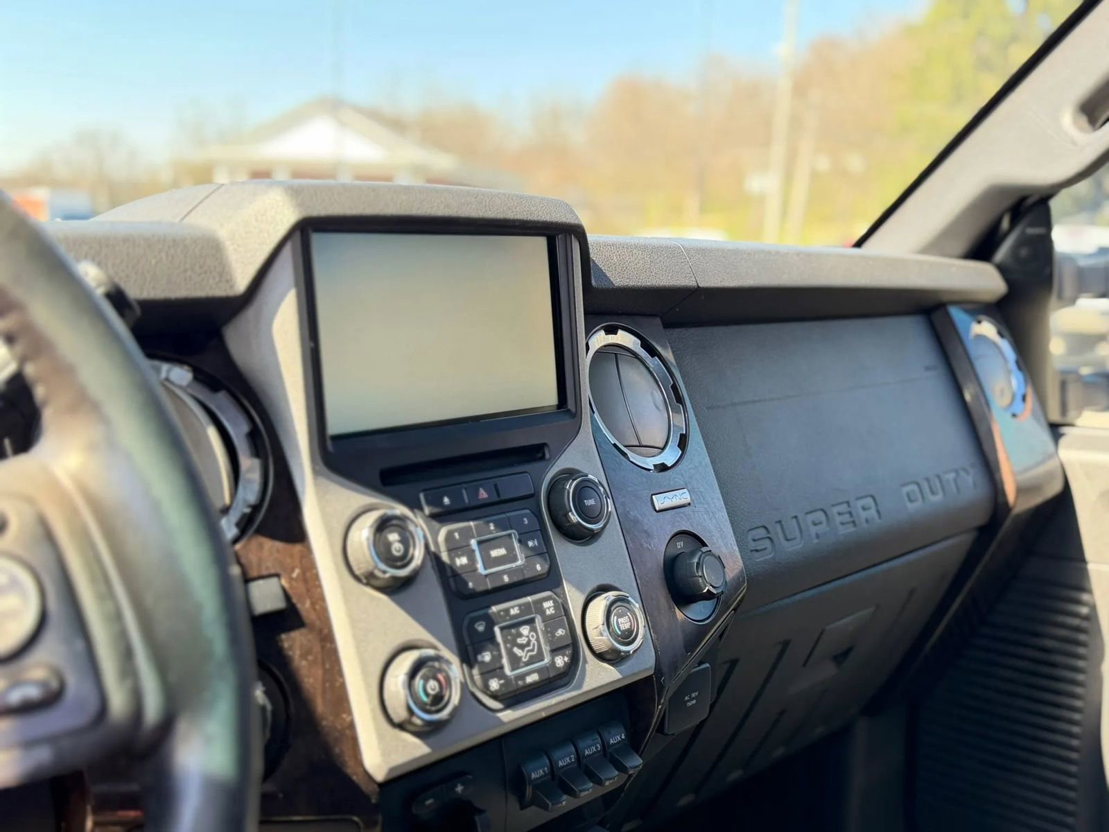 Used 2016 Ford F250 Platinum w/ FX4 Off-Road Package AWD/4WD image 7