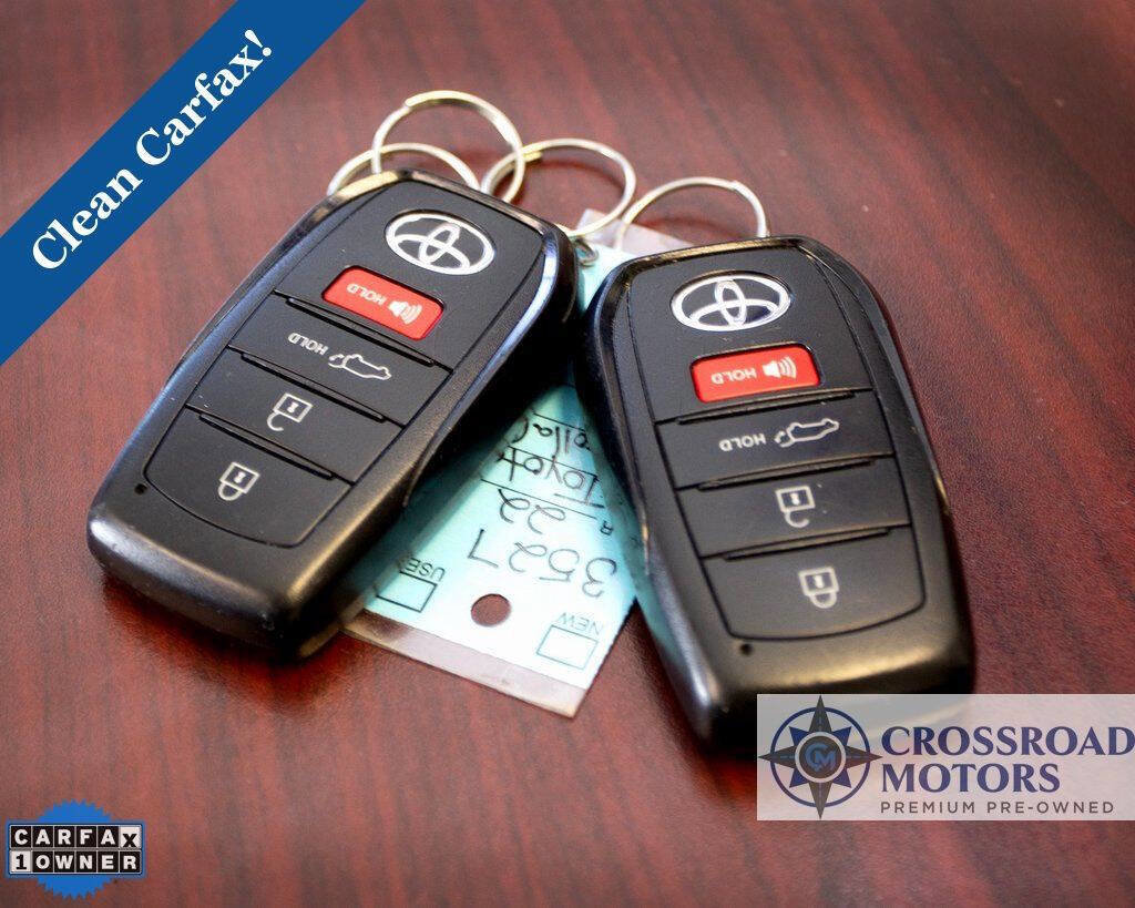 Used 2022 Toyota Corolla Cross XLE w/ Convenience Package image 41