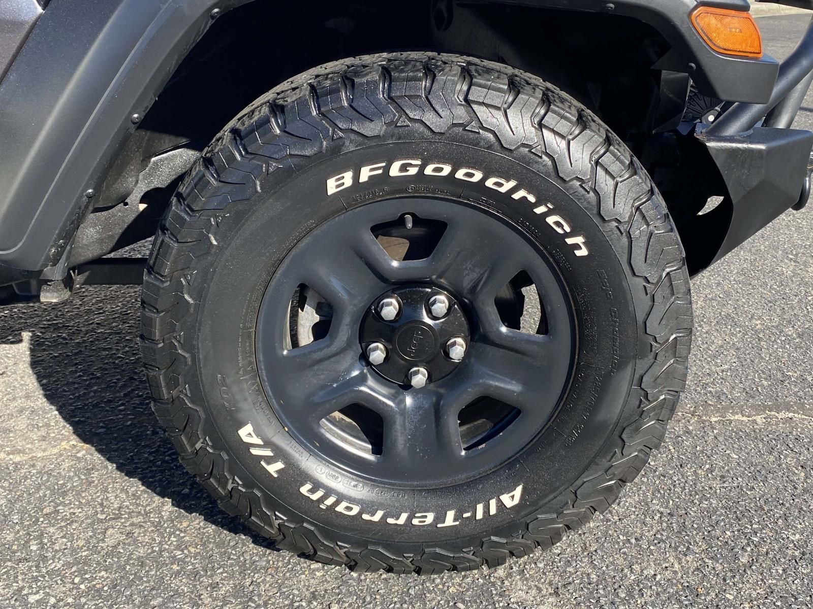 Used 2021 Jeep Gladiator Sport image 8