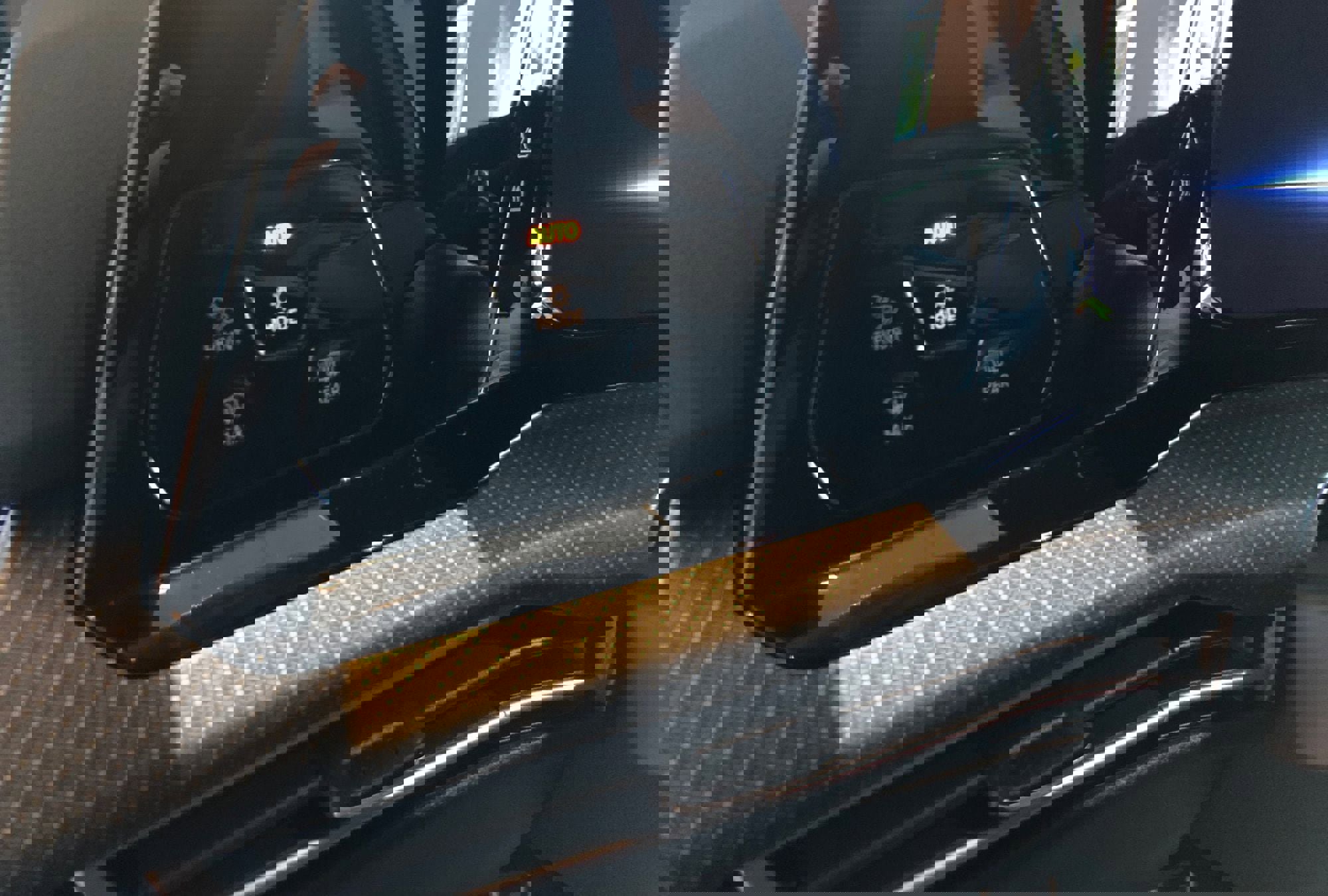 New 2024 Volkswagen Golf R image 14