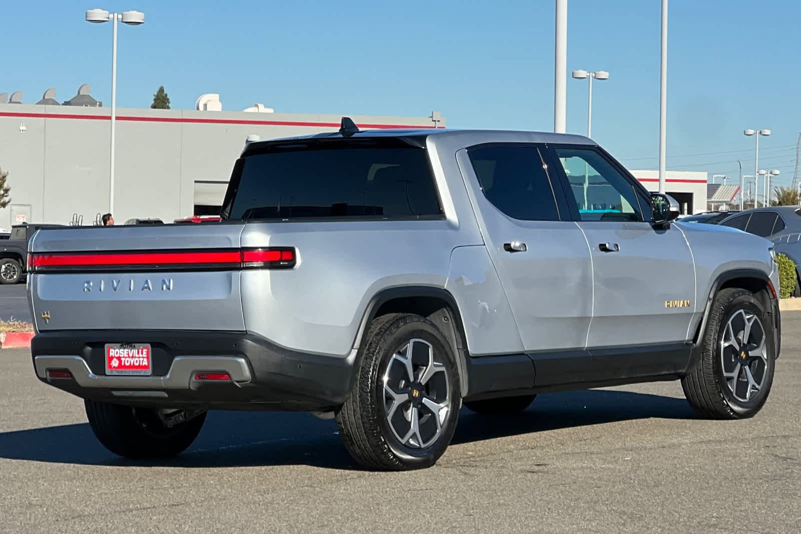 Used 2022 Rivian R1T Adventure AWD/4WD image 2