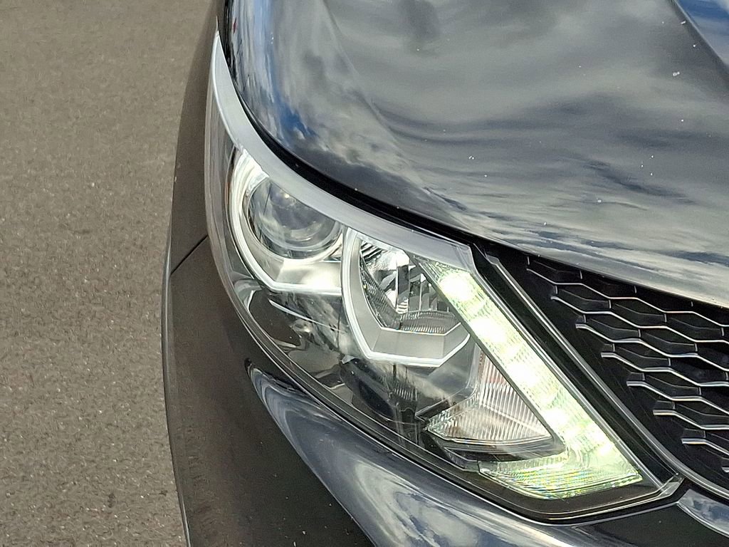 Used 2019 Nissan Rogue Sport SV image 9