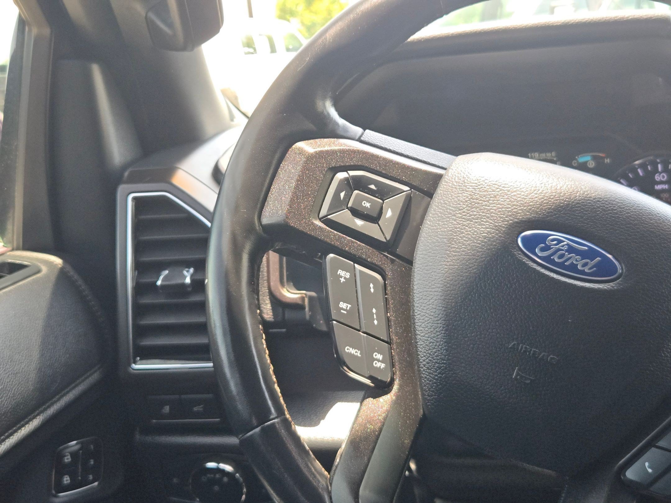 Used 2018 Ford Expedition Limited w/ Driver Assistance Package RWD image 18