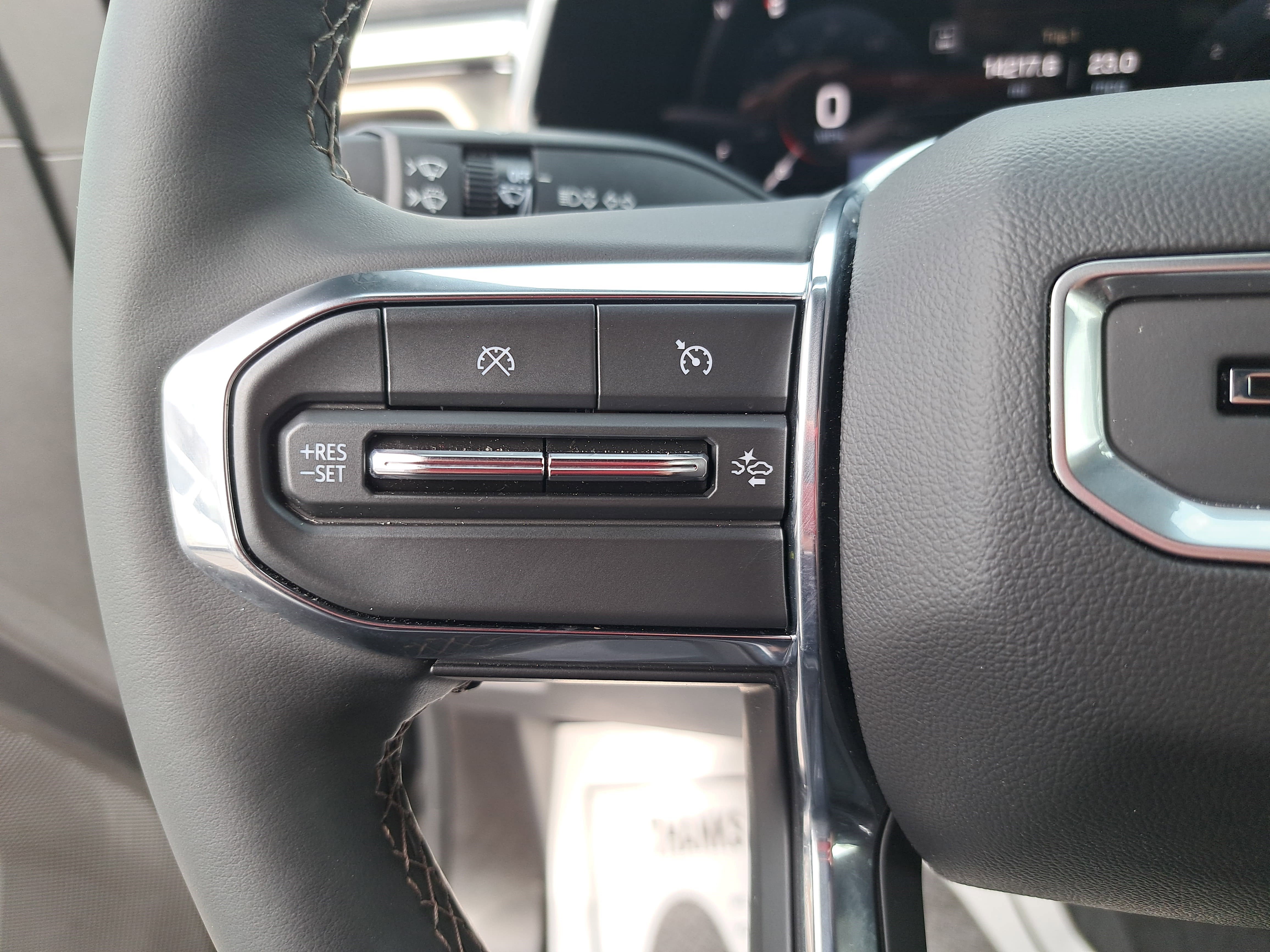 Used 2025 GMC Canyon Denali w/ LPO, Denali Black Edition image 16