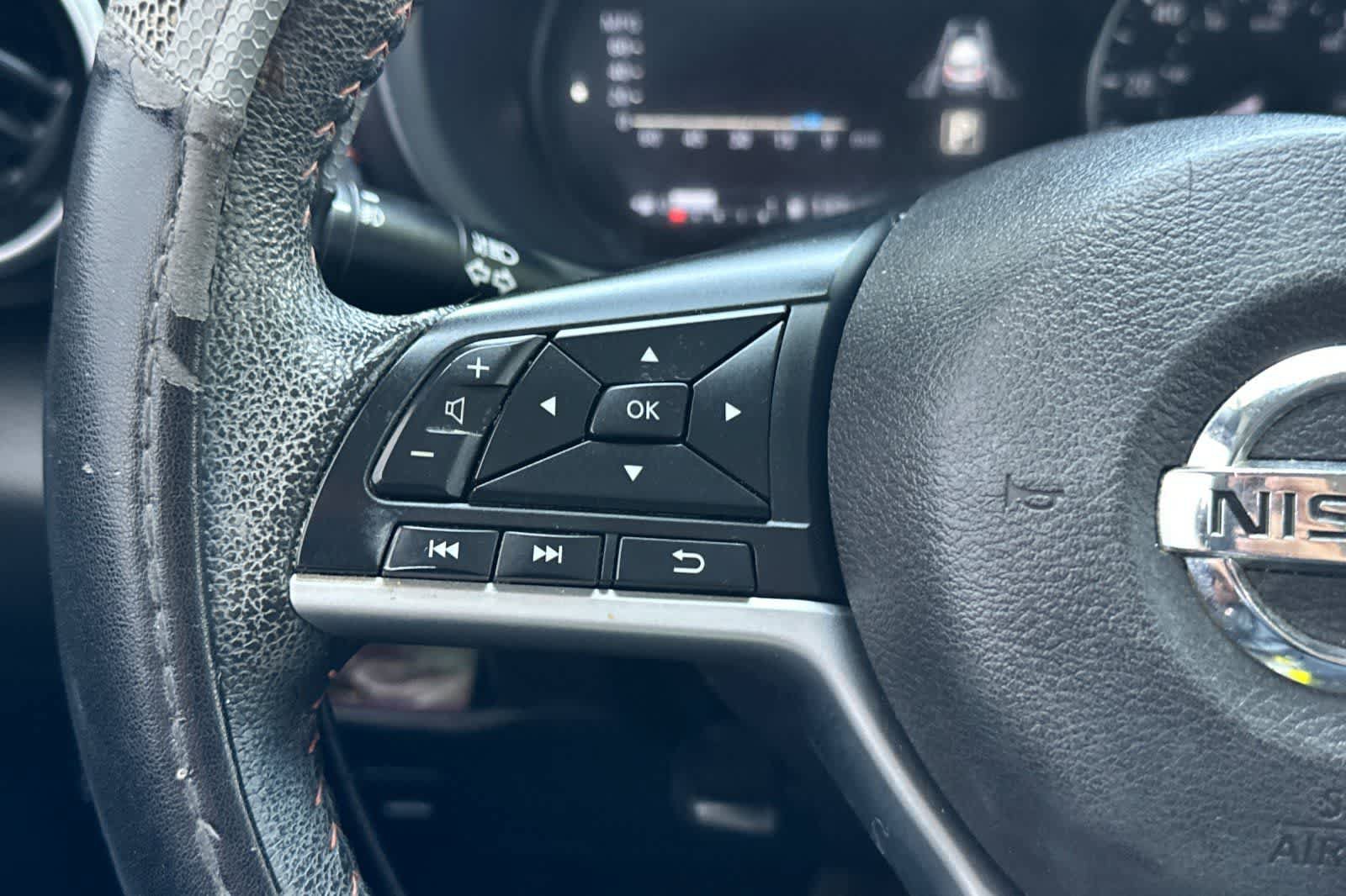 Used 2021 Nissan Kicks SR w/ Interior Electronics Package FWD image 29