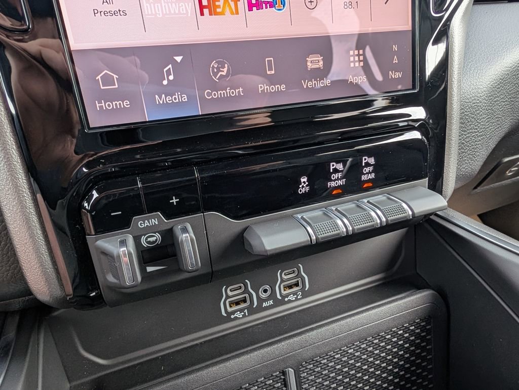 New 2026 RAM 1500 4x4 Crew Cab image 30