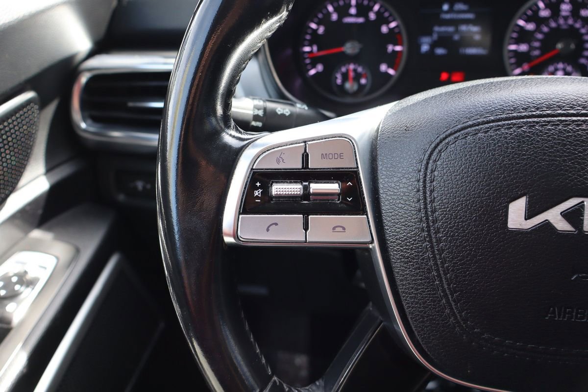 Used 2022 Kia Telluride S image 16