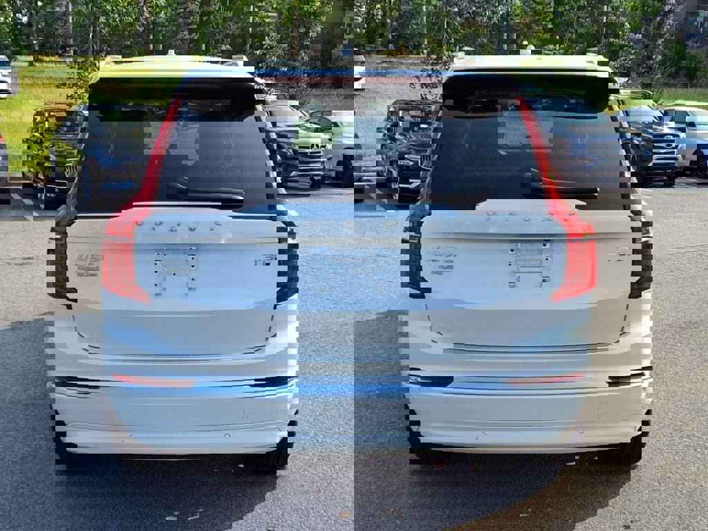 Used 2025 Volvo XC90 T8 Ultra w/ Protection Package Premier image 4