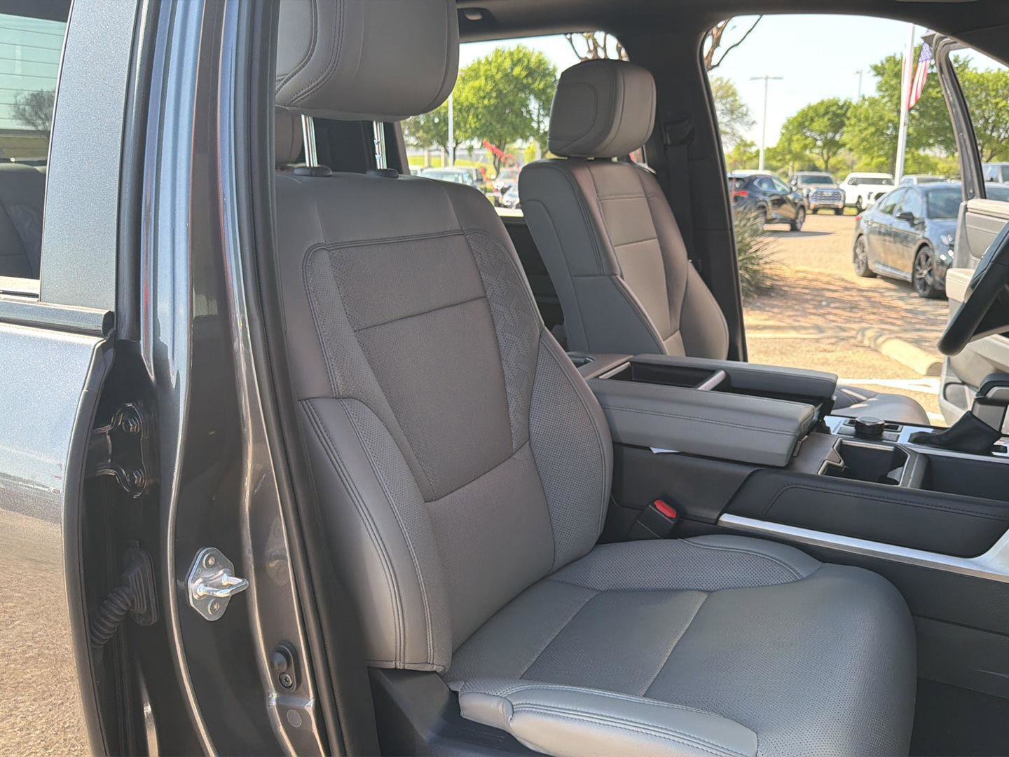 Used 2025 Toyota Tundra Limited image 14