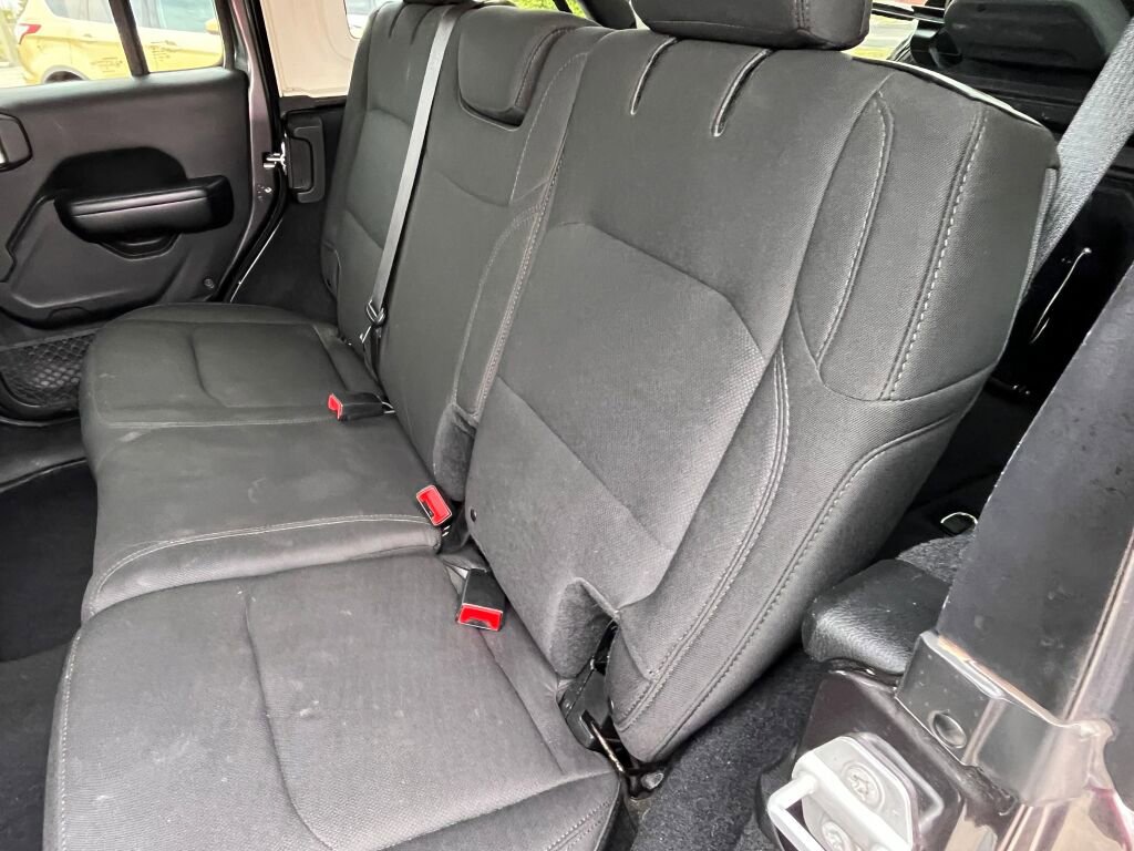 Used 2018 Jeep Wrangler Unlimited Sport S AWD/4WD image 21