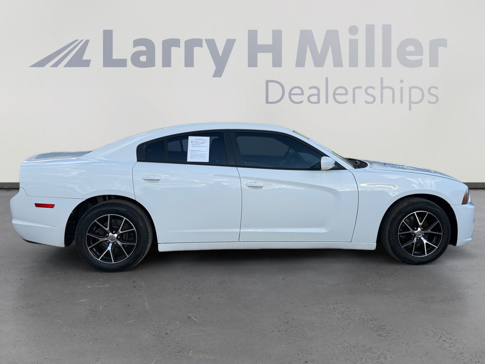 Used 2014 Dodge Charger SE image 6