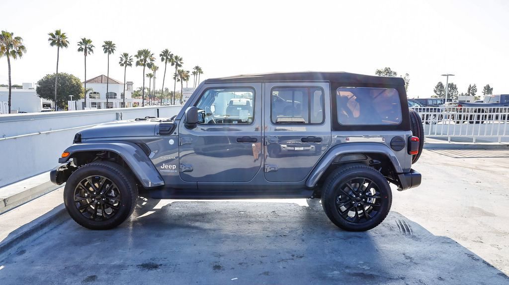 Used 2023 Jeep Wrangler Unlimited Sahara AWD/4WD image 14