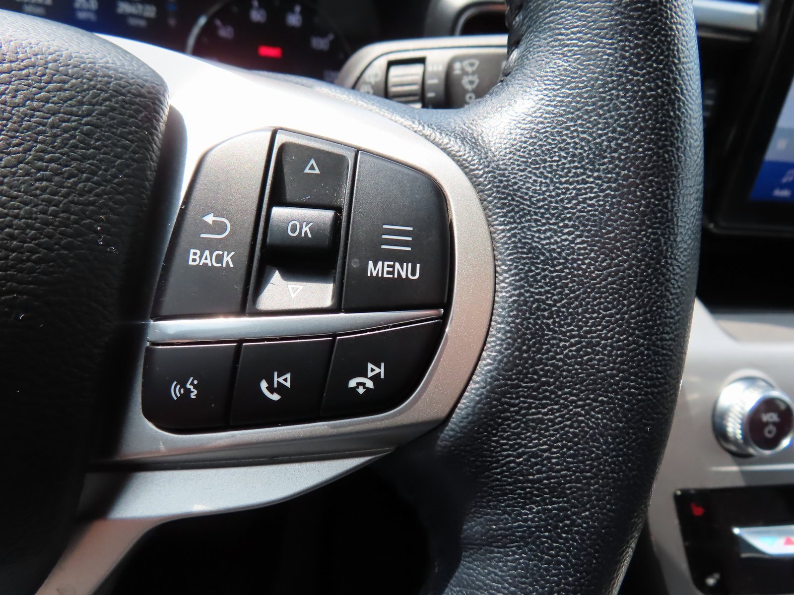 Used 2022 Ford Explorer XLT w/ Equipment Group 202A image 20