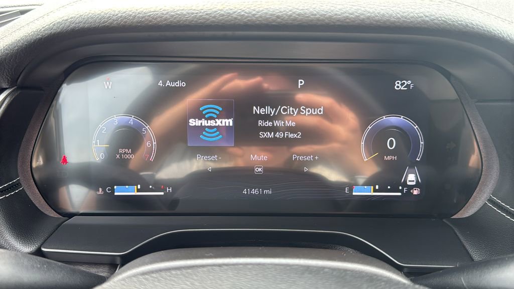 Used 2023 Jeep Grand Cherokee Limited w/ Black Appearance Package RWD image 26