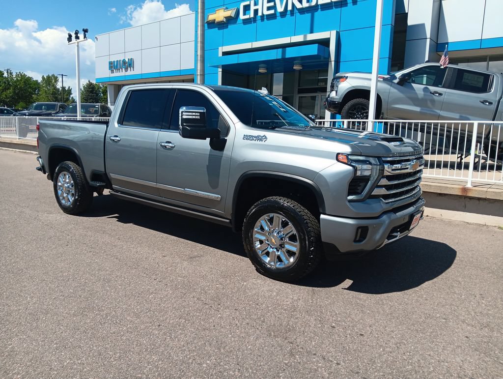 Used 2024 Chevrolet Silverado 2500 High Country w/ High Country Premium Package AWD/4WD image 6