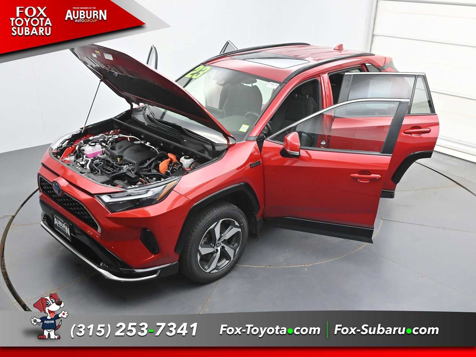 Used 2023 Toyota RAV4 SE w/ Weather & Moonroof Package AWD/4WD image 40