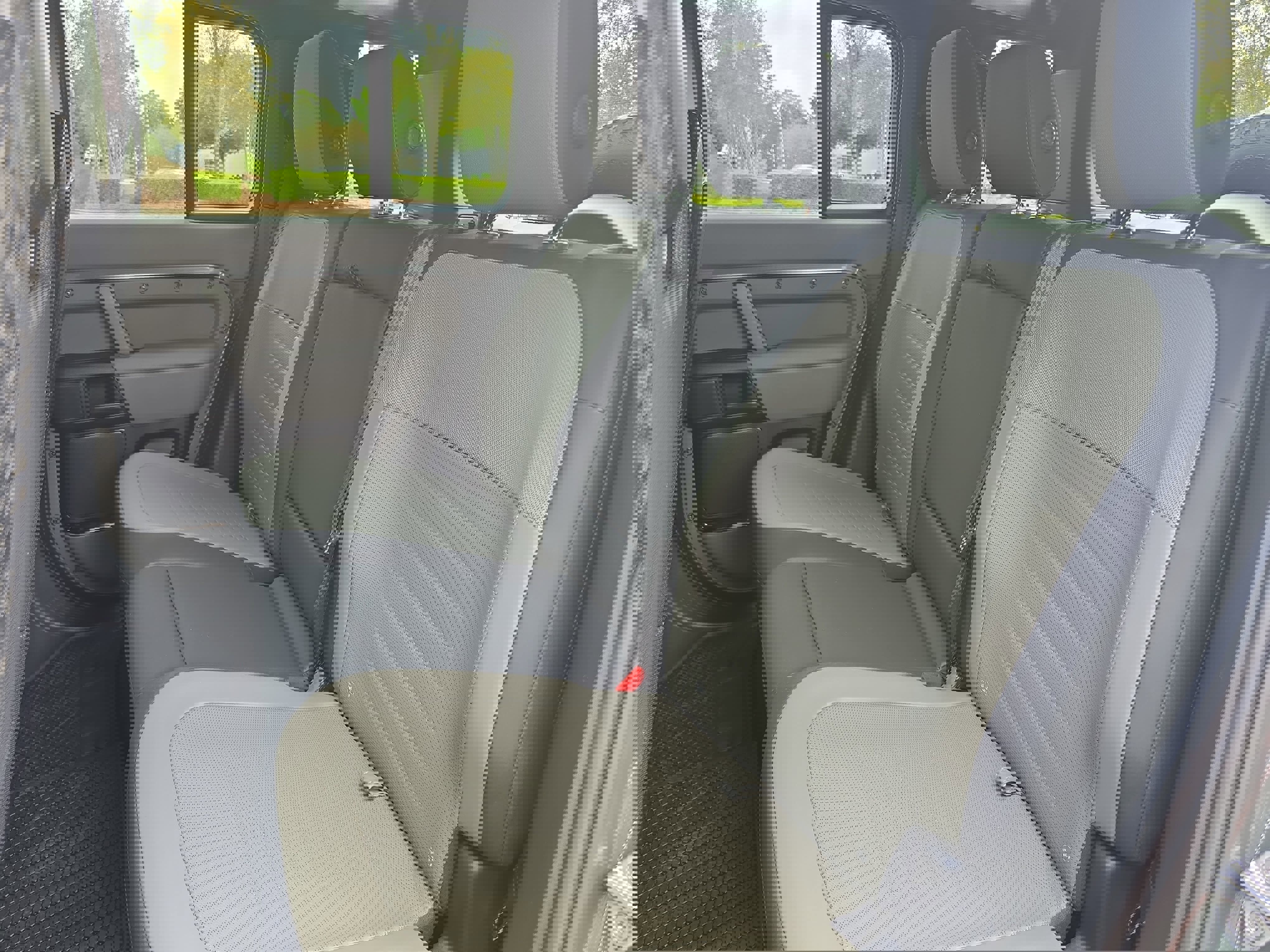 Certified 2025 Land Rover Defender 110 image 13