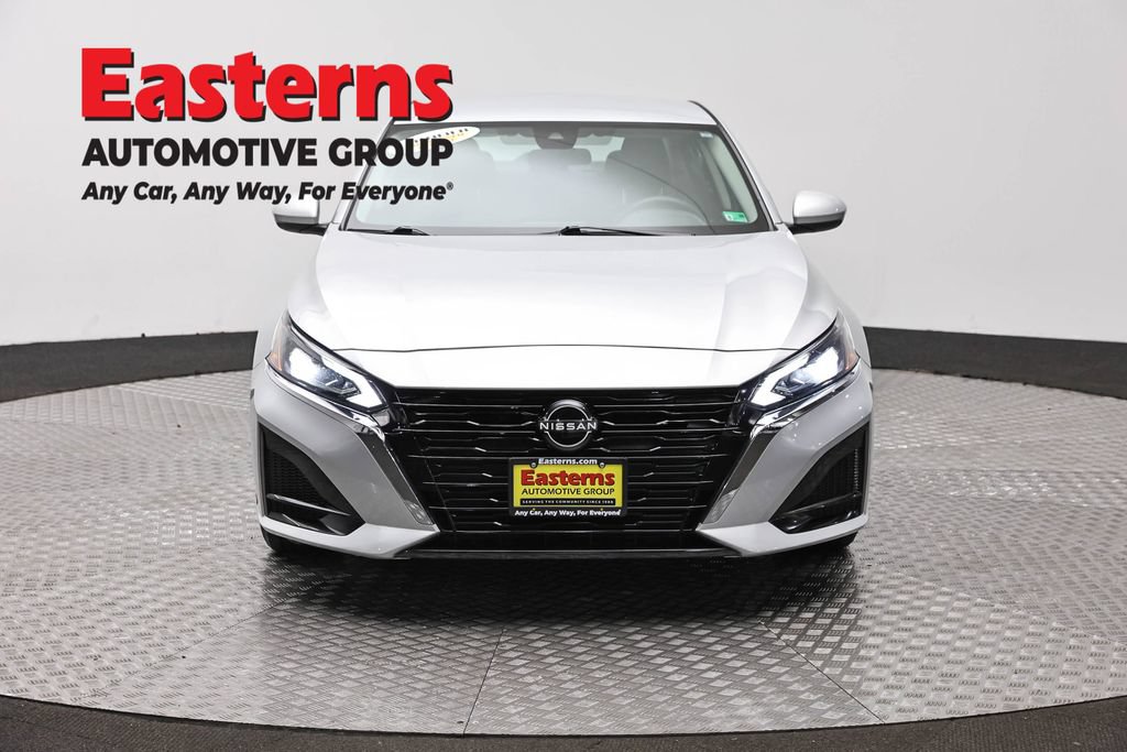 Used 2023 Nissan Altima 2.5 S FWD image 2