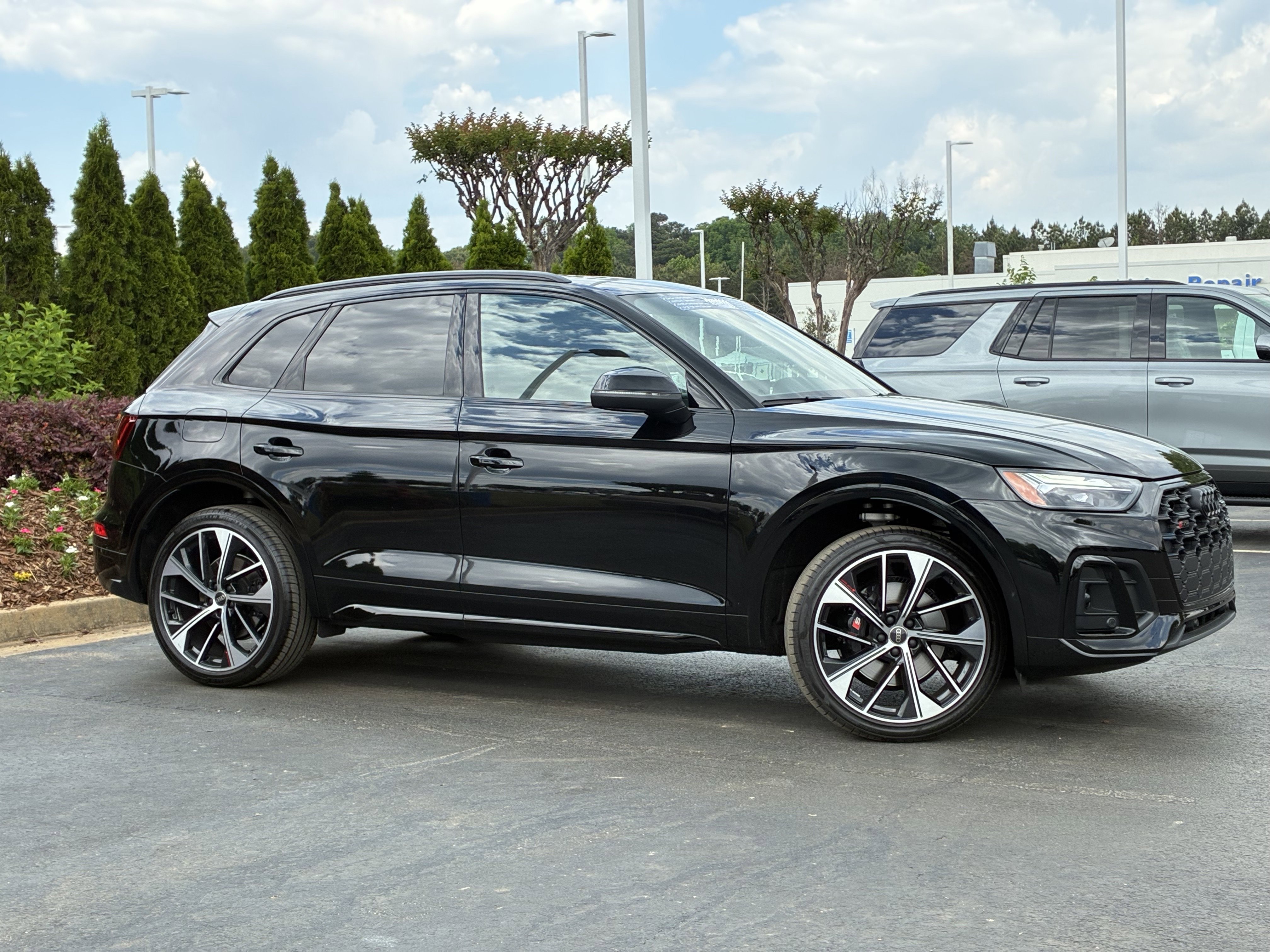 Used 2024 Audi SQ5 Premium Plus AWD/4WD image 2