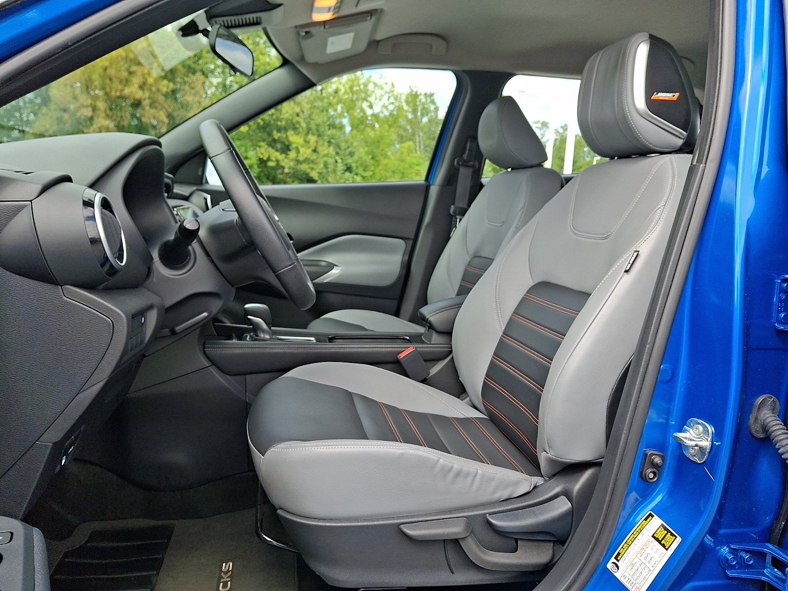 Used 2023 Nissan Kicks SR w/ SR Premium Package FWD image 13